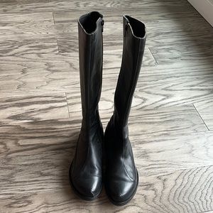 Cywoq  Move knee boots size 37, US 7